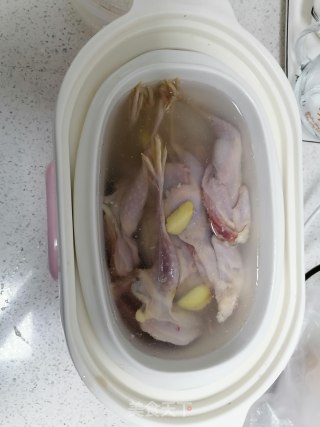 虫草花鹌鹑汤的做法步骤：2