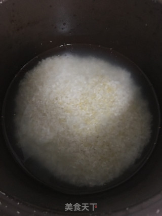 鱿鱼腊肠饭的做法步骤：2