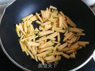 虾仁南瓜炒蛋的做法步骤：6