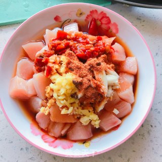 咖喱鸡肉炖土豆的做法步骤：2