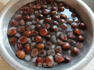 糖炒板栗的做法步骤：1