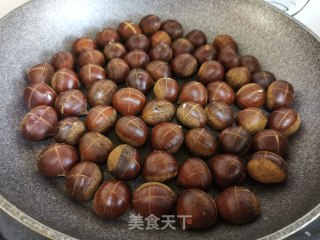 糖炒板栗的做法步骤：4