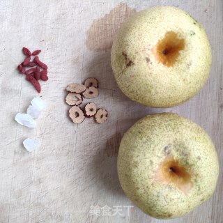 冰糖炖梨盅的做法步骤：1