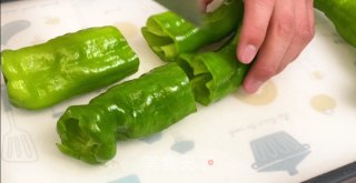 虎皮青椒丨鲜嫩爽口，辣味十足！！！的做法步骤：1