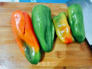 青椒炒肉丝的做法步骤：1