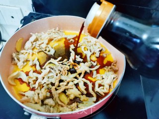 青椒炒肉丝的做法步骤：6