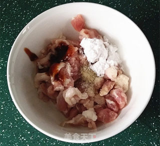 芫爆肉丝的做法步骤：3