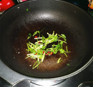 芫爆肉丝的做法步骤：8