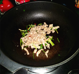 芫爆肉丝的做法步骤：9
