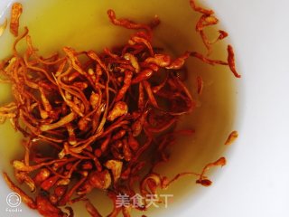 秋日玉米银耳虫草汤的做法步骤：3