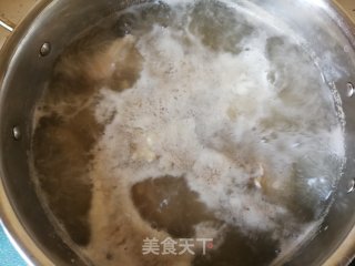虫草花山药鸡腿汤的做法步骤：3