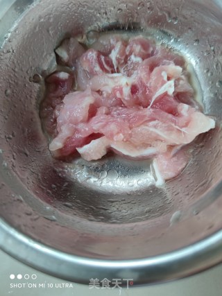 茭白肉丝炒蛋的做法步骤：3