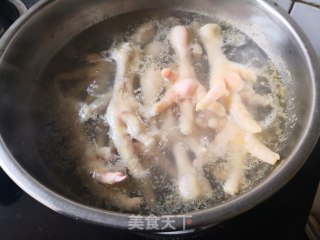营养美味的鸡脚冻的做法步骤：2