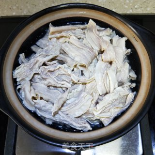 韭香肉末炖腐竹的做法步骤：3
