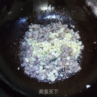 韭香肉末炖腐竹的做法步骤：7