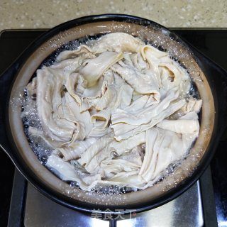 韭香肉末炖腐竹的做法步骤：10