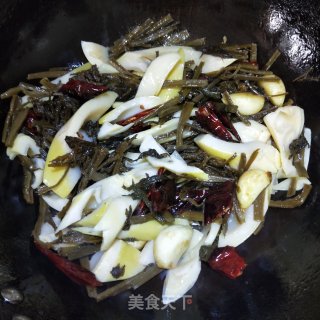 筒骨咸菜炖苦芛的做法步骤：8