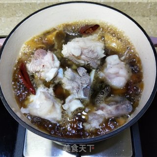 筒骨咸菜炖苦芛的做法步骤：11