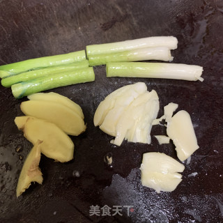 给龙肉都不换的蜜汁五花肉的做法步骤：2