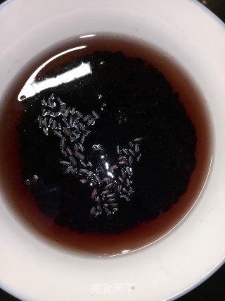 黑米粥的做法步骤：1