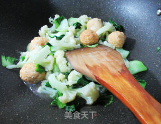 黄金鱼蛋青菜花菜的做法步骤：8