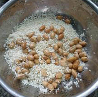 花生仁红豆沙糯米粽的做法步骤：7