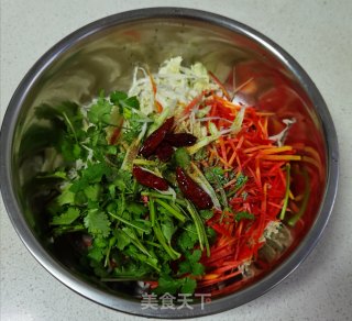 胡萝卜拌白菜心的做法步骤：11