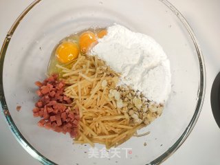 早餐燕麦土豆鸡蛋饼的做法步骤：3