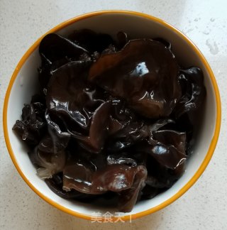 木耳小葱炒鸡蛋的做法步骤：5
