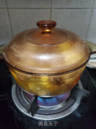 玉米胡萝卜炖鸡汤的做法步骤：7