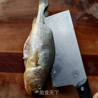 清蒸黄花鱼的做法步骤：4