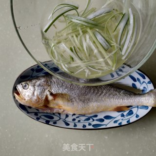 清蒸黄花鱼的做法步骤：5