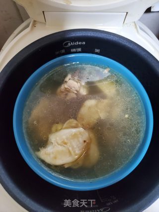 鱼胶炖鸡汤的做法步骤：7