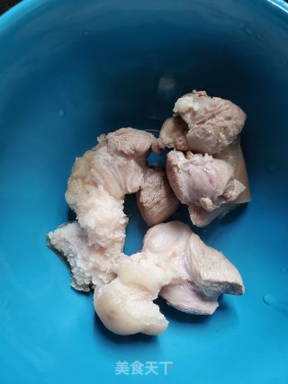 猪脚肉炖橄榄的做法步骤：3
