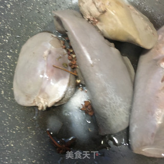 盐水煮羊杂的做法步骤：3