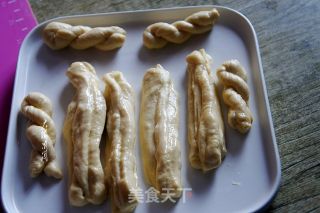 酥炸油条麻花的做法步骤：6