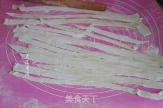 白菜汁宽汤面片的做法步骤：7