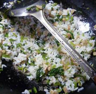 甜不辣雪菜炒饭的做法步骤：8