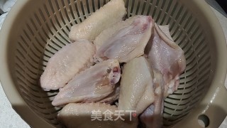 奥尔良蜜汁烤鸡翅的做法步骤：2