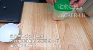 红豆沙面包卷，新手学烘焙，晚上发面早上做，节省时间还方便。的做法步骤：3