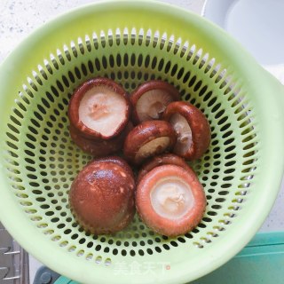 香菇胡萝卜酿肉的做法步骤：4