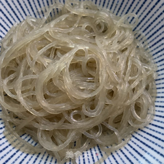 白菜豆腐粉条煲的做法步骤：3