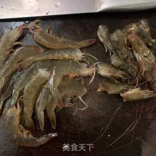白菜鲜虾粥的做法步骤：1