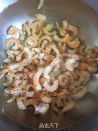鸡胸肉海米韭菜饺的做法步骤：2