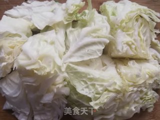 白菜炖土豆宽粉的做法步骤：1