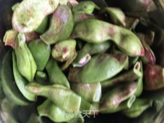 五花肉炖油豆的做法步骤：2