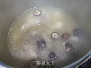 猪骨山药香菇汤的做法步骤：6
