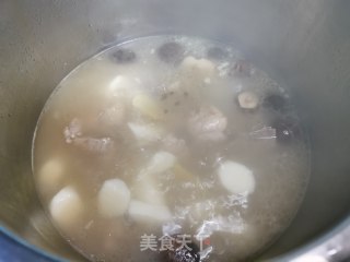 猪骨山药香菇汤的做法步骤：7