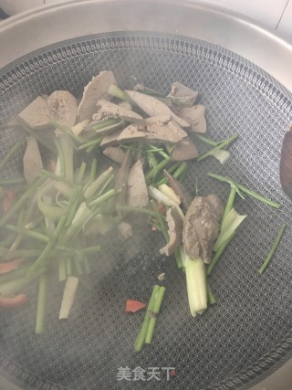 芫荽爆羊肝的做法步骤：10