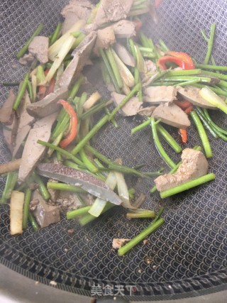 芫荽爆羊肝的做法步骤：12